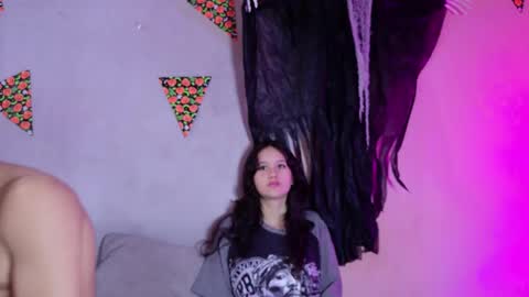 Snapshot of laura_and_kevin chatting on 10/09/25, 04:49 laura_and_kevin online show from 10/09/25, 04:49