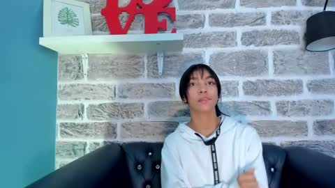 Laura online show from 03/03/25, 06:55