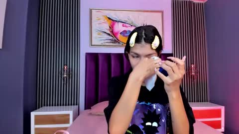 Laura online show from 03/12/25, 12:47