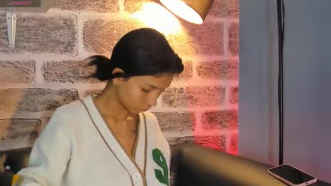 Laura online show from 10/12/25, 12:37