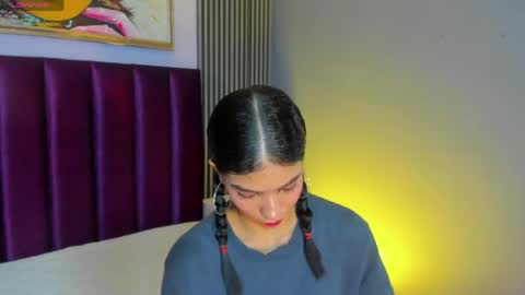 Snapshot of laura_aristizabal_19 chatting on 04/25/26, 12:30 Laura online show from 04/25/26, 12:30