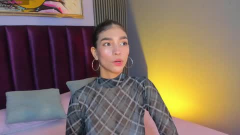 Snapshot of laura_aristizabal_19 chatting on 05/11/26, 11:49 Laura online show from 05/11/26, 11:49