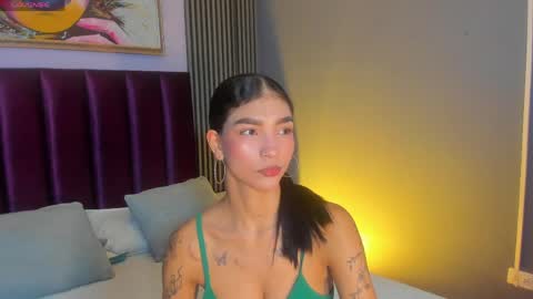 Snapshot of laura_aristizabal_19 chatting on 05/16/26, 11:53 Laura online show from 05/16/26, 11:53