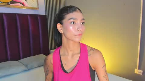Snapshot of laura_aristizabal_19 chatting on 05/22/26, 11:49 Laura online show from 05/22/26, 11:49