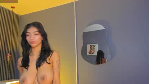 Snapshot of laura_aristizabal_19 chatting on 06/02/26, 12:07 Laura online show from 06/02/26, 12:07