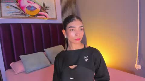 Laura online show from 07/12/26, 11:56