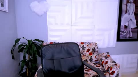 LAURA online show from 03/05/26, 05:53