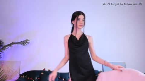 Laura online show from 02/10/25, 02:30