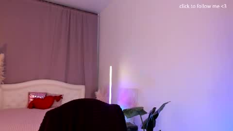 Laura online show from 09/30/25, 07:52