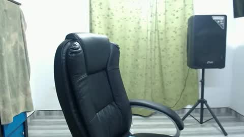 Snapshot of laura_craizy chatting on 05/12/26, 03:14 CALL ME LOVE LAURA online show from 05/12/26, 03:14