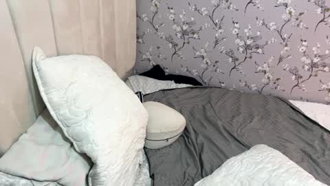 laura online show from 02/01/25, 05:18