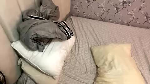 laura online show from 02/15/25, 02:37