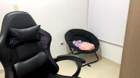 laura online show from 10/29/25, 10:33