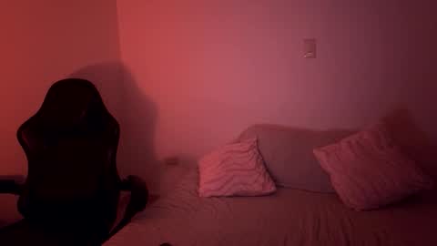 laura online show from 02/01/26, 02:10