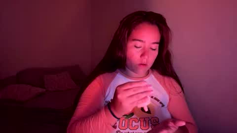 laura online show from 04/04/26, 01:37