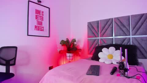 laura_dicardy online show from 03/26/26, 08:25