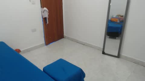 laura_foxx2379 online show from 01/07/26, 05:04