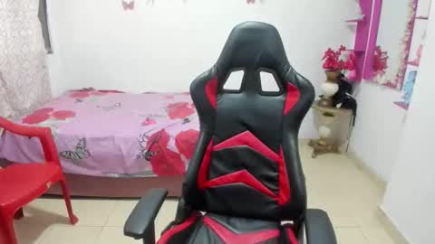 laura_hon11 online show from 05/03/26, 01:39
