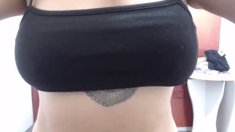  Laura  online show from 09/19/25, 02:07