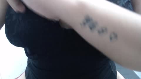  Laura  online show from 11/04/25, 01:16