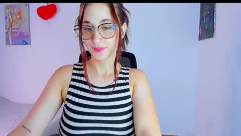 Snapshot of laura_ivy chatting on 06/25/26, 02:21 LauraIvy online show from 06/25/26, 02:21
