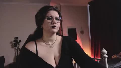 Miss Laura online show from 02/09/26, 10:19