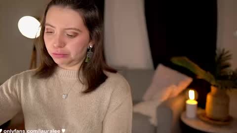 Laura Lee. online show from 09/12/25, 02:00