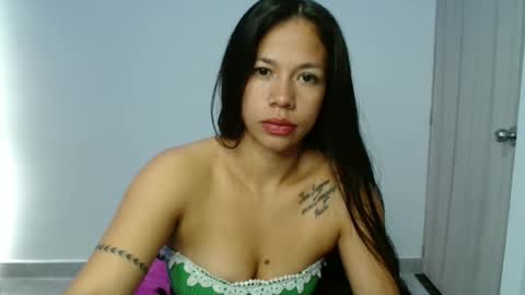 Snapshot of laura_macias chatting on 01/11/26, 05:07 lau online show from 01/11/26, 05:07
