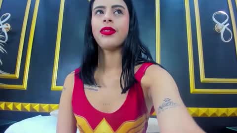 L A U R A online show from 12/04/25, 12:03