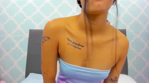 L A U R A online show from 01/13/26, 12:10