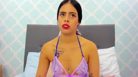 L A U R A online show from 01/14/26, 12:11