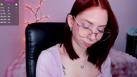 Snapshot of laura_olssen chatting on 06/12/26, 01:54 Kate online show from 06/12/26, 01:54