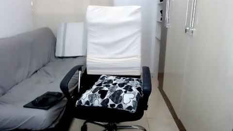 Laura online show from 02/16/25, 08:11