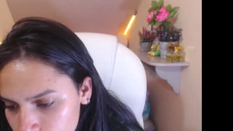 Laura Pink    online show from 12/22/24, 01:23