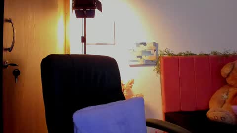 Laura Rose online show from 04/15/26, 04:19