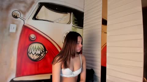 laura_serena online show from 04/15/26, 11:28