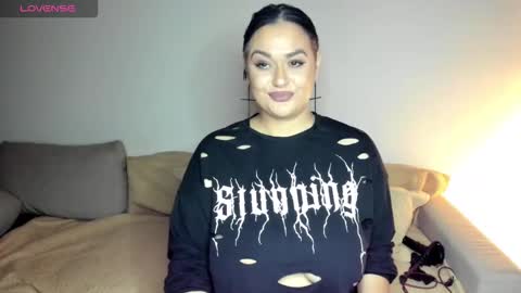 Laura online show from 10/23/25, 04:50