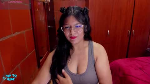 Snapshot of laura_smith0 chatting on 09/23/25, 02:53 Laura  independent model Next show Monday 2th December online show from 09/23/25, 02:53