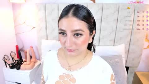 Laura Smith online show from 11/28/25, 07:05