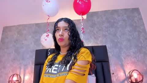 laura online show from 02/18/25, 02:38