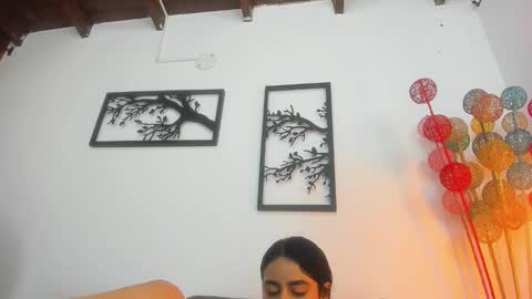 LAURA SOE online show from 03/08/25, 08:03