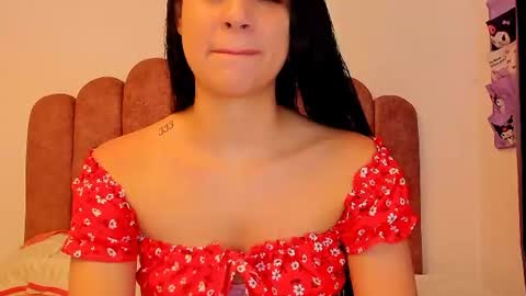 Snapshot of laura_soe chatting on 07/25/26, 01:41 LAURA SOE online show from 07/25/26, 01:41