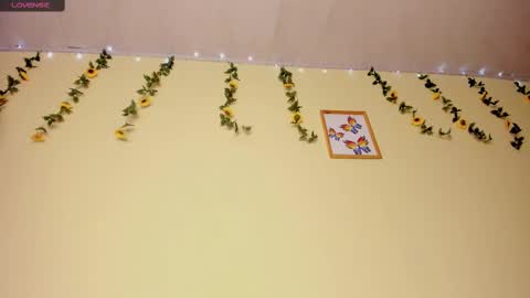 laura_summer online show from 09/10/25, 02:22