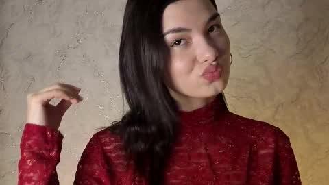 Laura online show from 12/15/25, 11:25