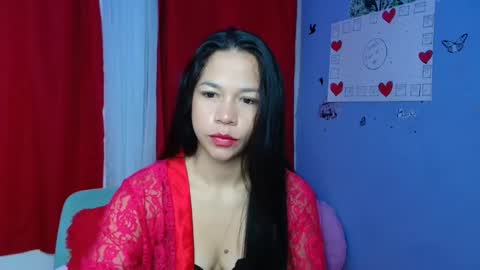 lauracb          online show from 02/23/25, 09:33