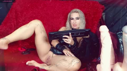 LauraCrystall online show from 10/08/25, 05:10