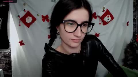 Laura online show from 01/07/25, 01:24