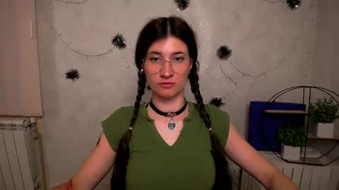 Snapshot of lauradre_ chatting on 05/09/26, 06:07 Laura online show from 05/09/26, 06:07