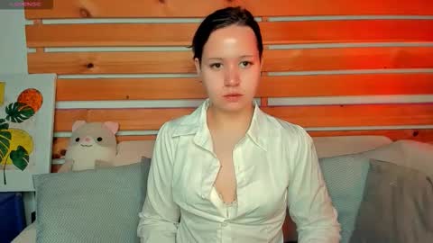 Snapshot of lauraellinss chatting on 10/10/25, 08:13 Laura online show from 10/10/25, 08:13