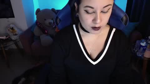 laura online show from 11/15/25, 01:25